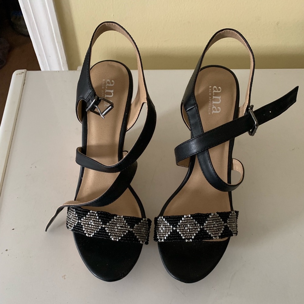 A.N.A Wedges